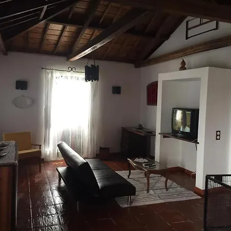 بيت للعطل Casa Do Tio / Uncle's House أنغرا دو إِراويزو